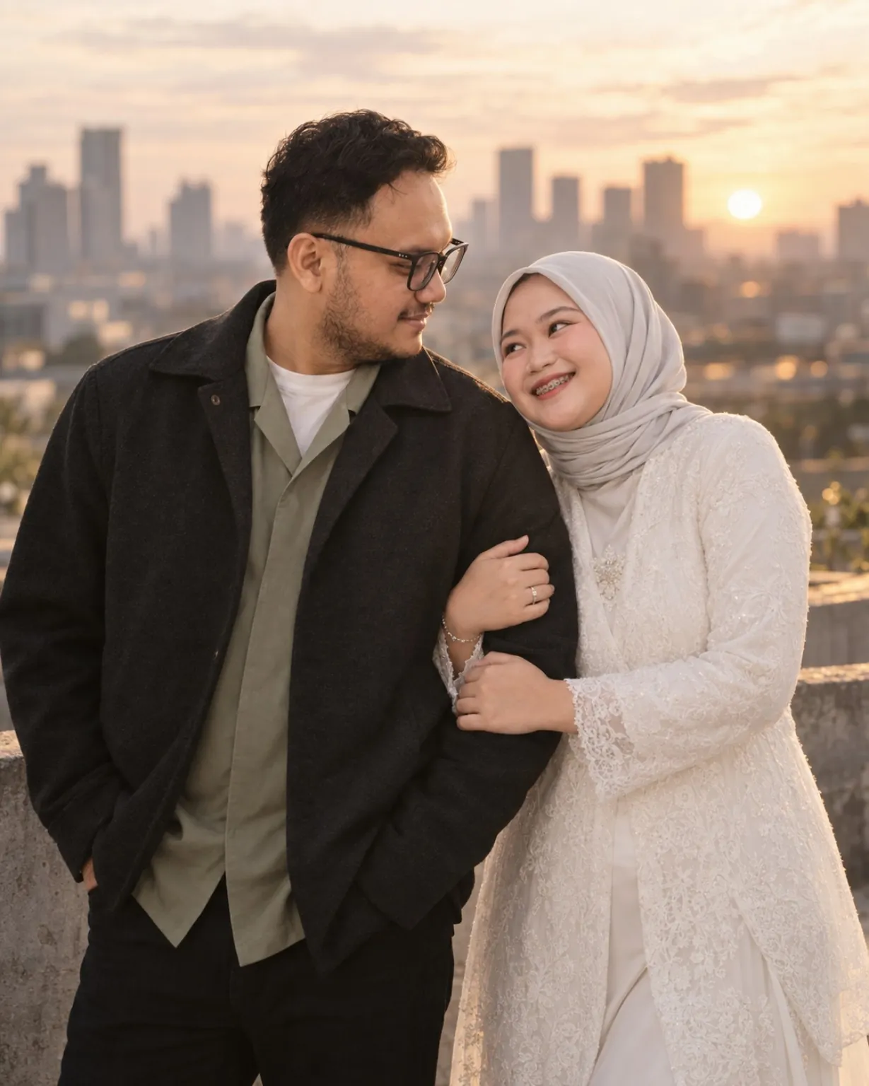 Adam dan Nadhila saling memandang